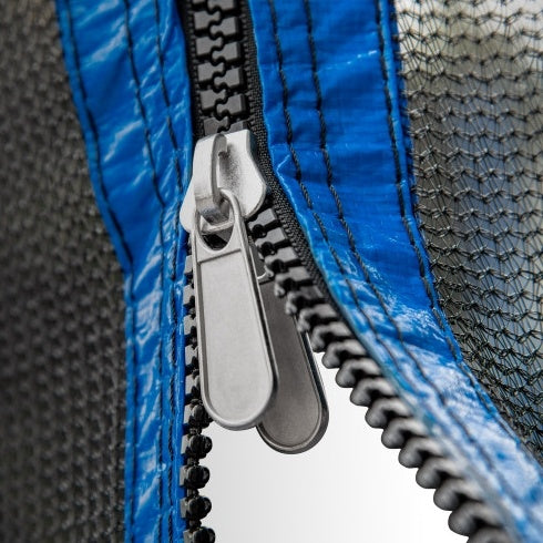 Jump & Score Trampoline: Fun for All Ages with Basketball Hoop