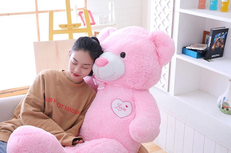 Giant Teddy Bear: Huggable Plush Companion for All Ages