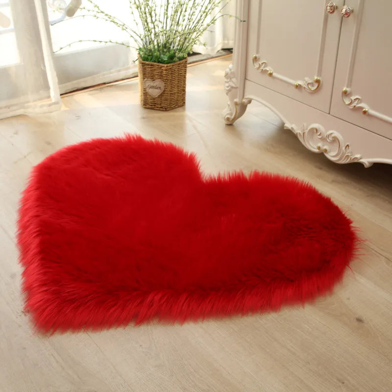 Plush Heart-Shaped Carpet: Cozy Comfort for Every Room