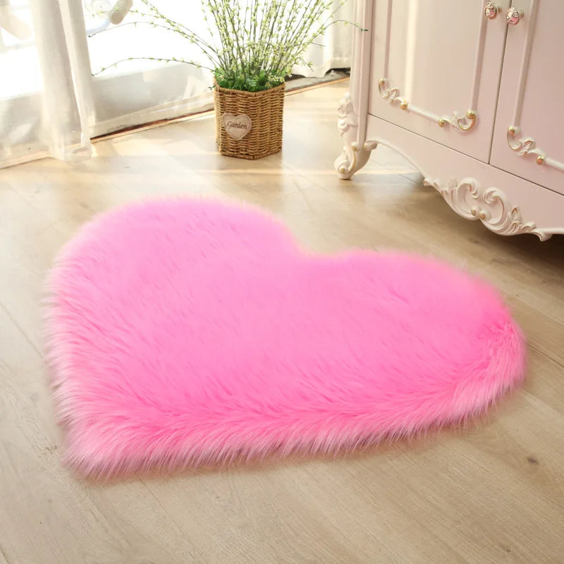 Plush Heart-Shaped Carpet: Cozy Comfort for Every Room