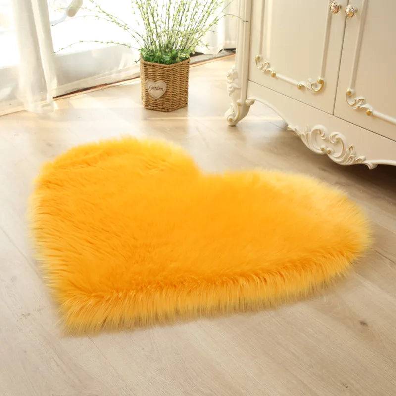 Plush Heart-Shaped Carpet: Cozy Comfort for Every Room