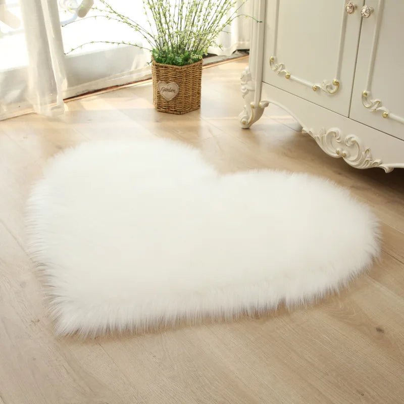 Plush Heart-Shaped Carpet: Cozy Comfort for Every Room