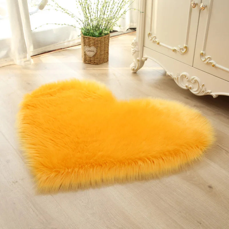 Plush Heart-Shaped Carpet: Cozy Comfort for Every Room