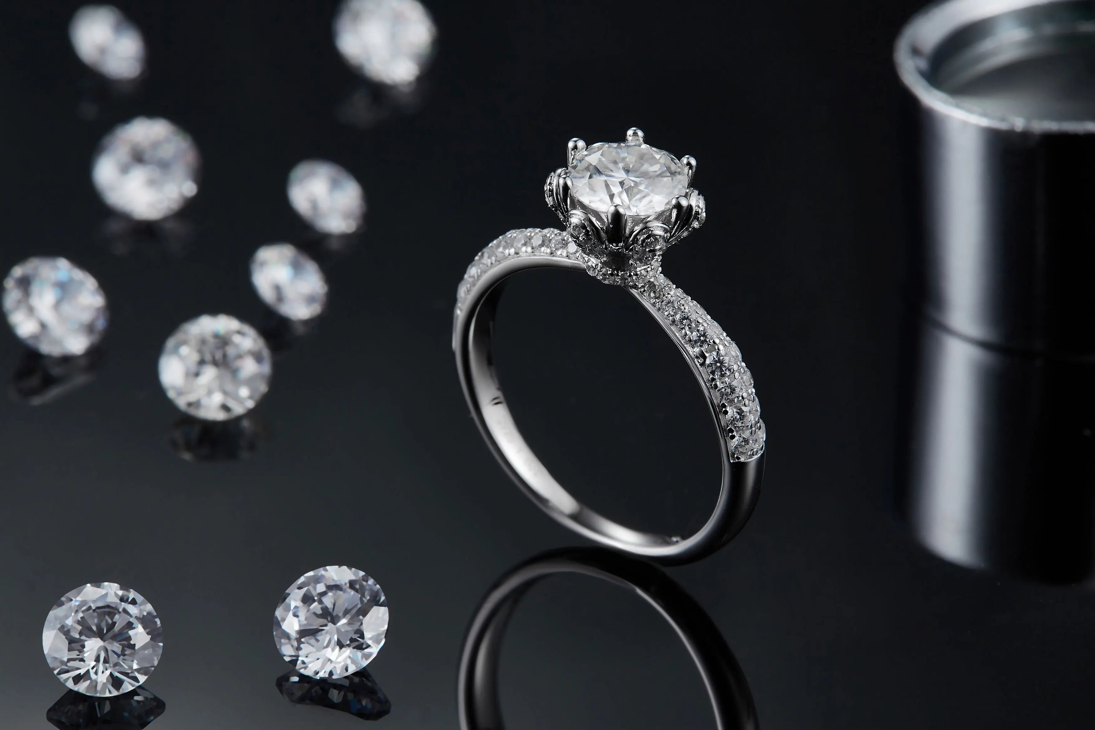 Timeless Love: Exquisite Sterling Silver Moissanite Engagement Ring