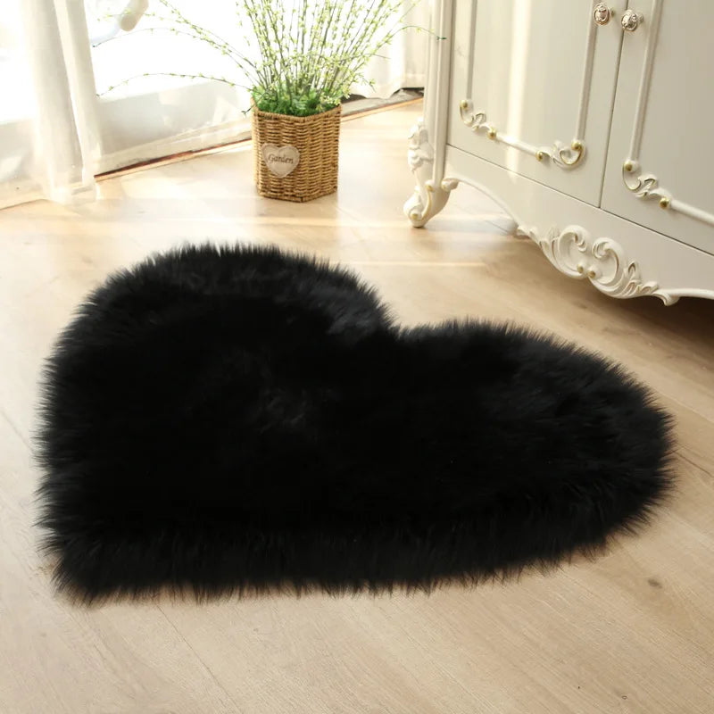 Plush Heart-Shaped Carpet: Cozy Comfort for Every Room