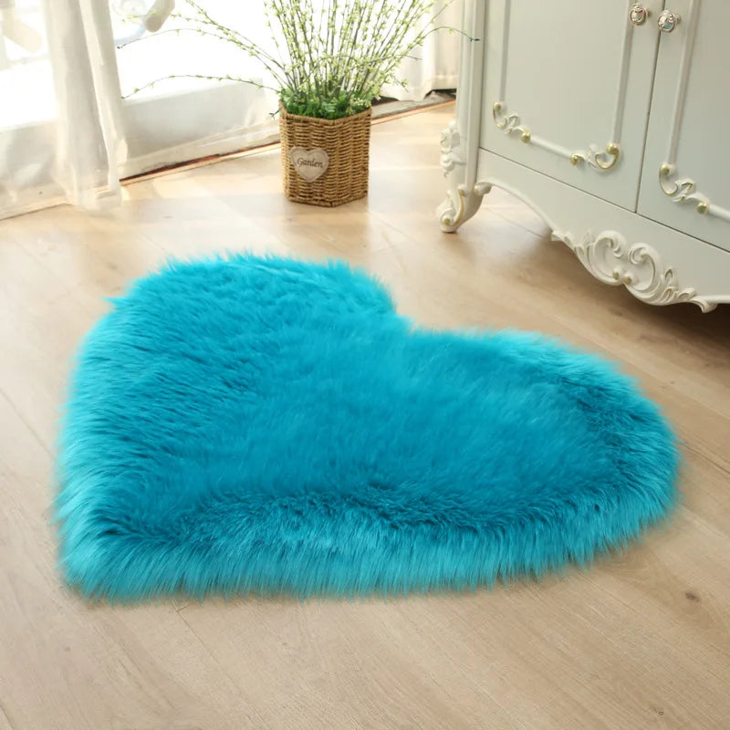 Plush Heart-Shaped Carpet: Cozy Comfort for Every Room