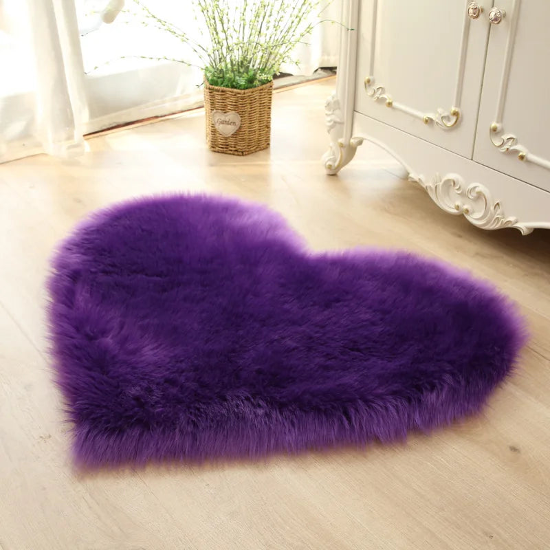 Plush Heart-Shaped Carpet: Cozy Comfort for Every Room