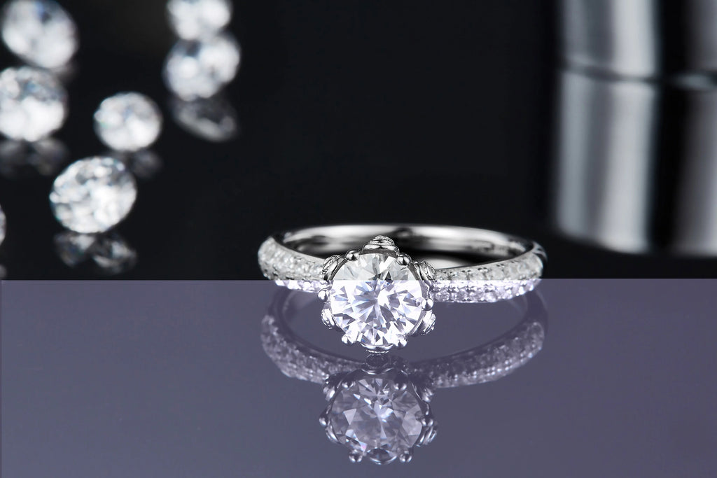 Timeless Love: Exquisite Sterling Silver Moissanite Engagement Ring