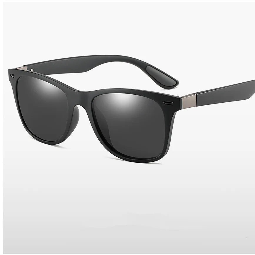 Universal Driving Eyewear: Enhance Vision and Style on the Road