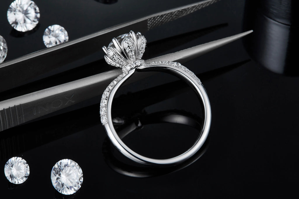 Timeless Love: Exquisite Sterling Silver Moissanite Engagement Ring