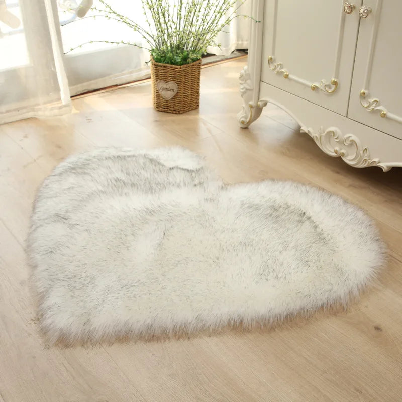 Plush Heart-Shaped Carpet: Cozy Comfort for Every Room