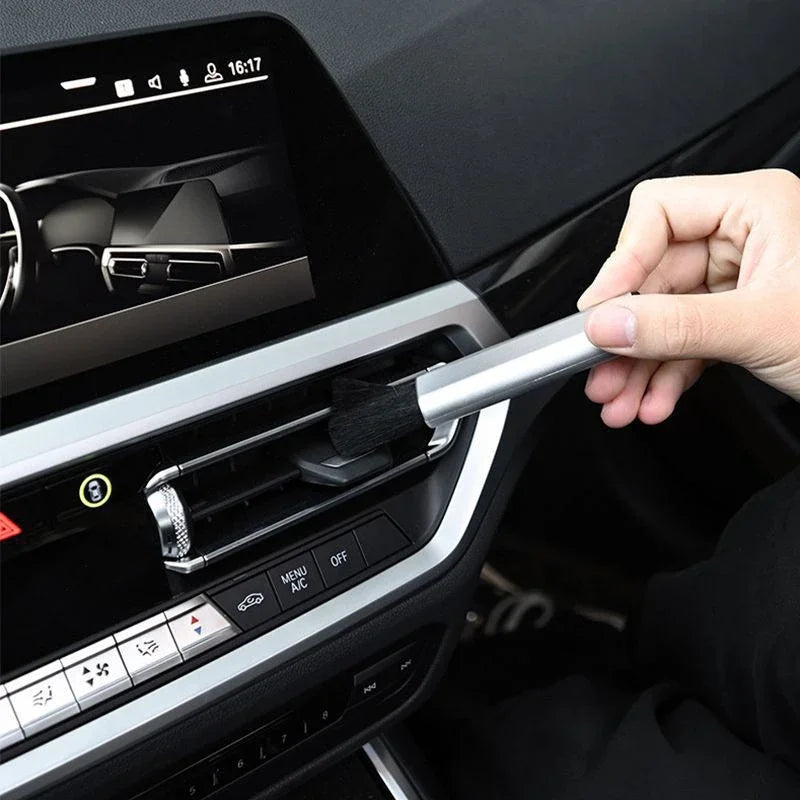 Retractable Interior Cleaning Brush: Perfect for Car and Computer Detailing