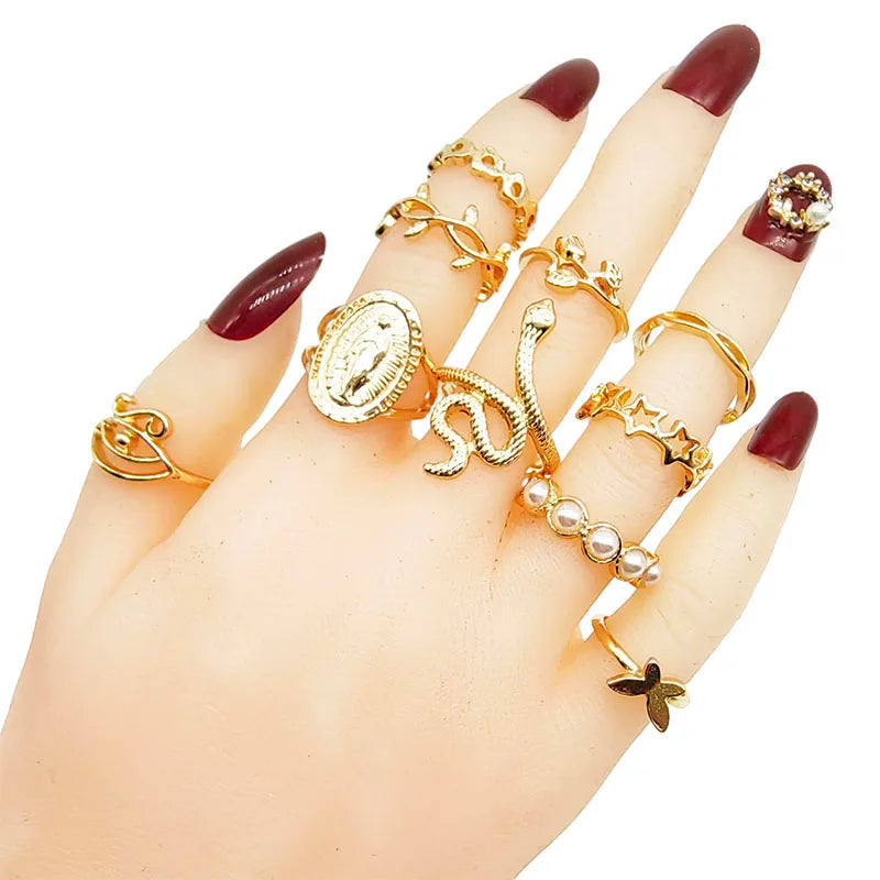 Whimsical Jewelry Set: 30-Piece Assorted Rings for Fashion-Forward Women