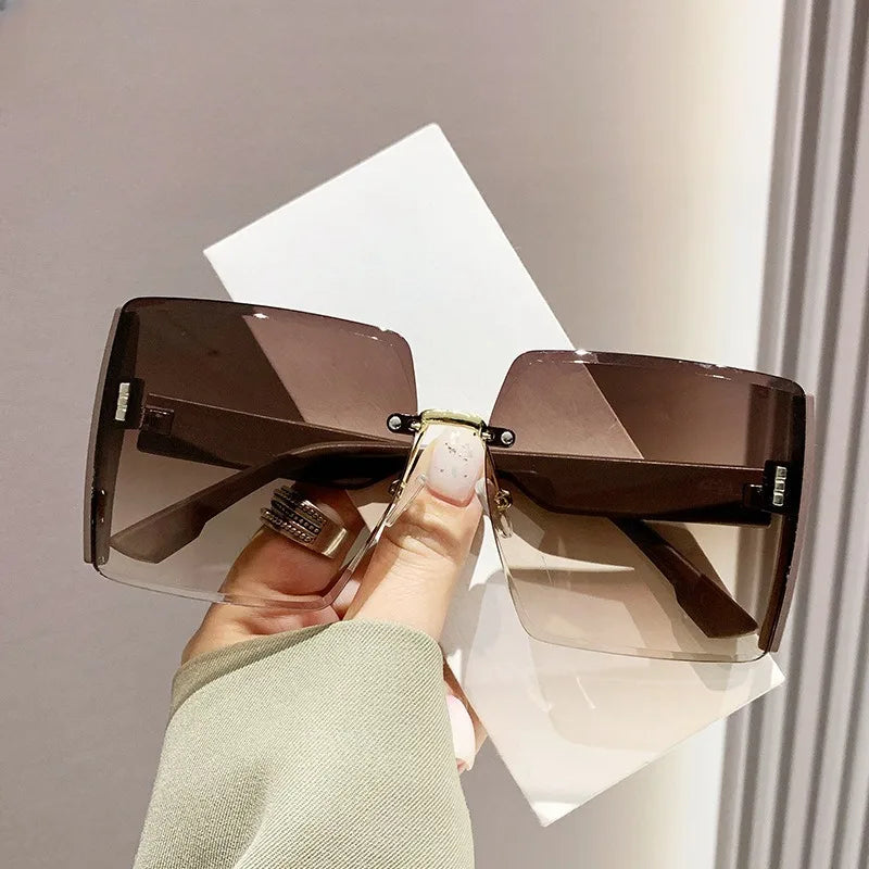 Classic Black Sunglasses: Bold Style for Every Occasion