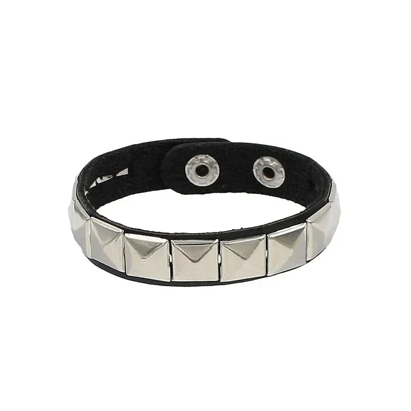 Trendy Skull Bracelet: Unleash Your Inner Rebel with Edgy Style
