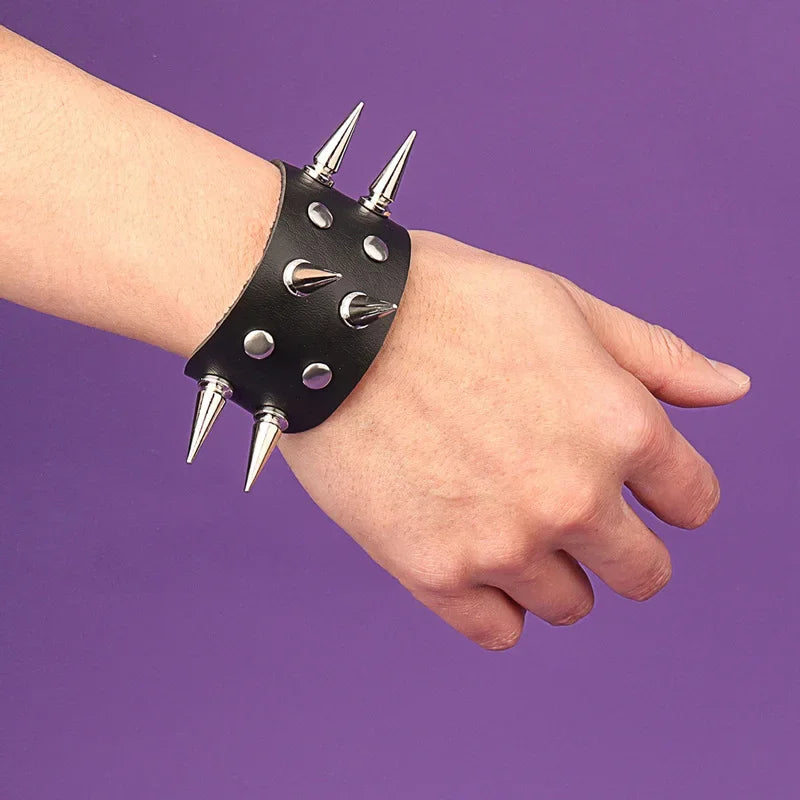 Trendy Skull Bracelet: Unleash Your Inner Rebel with Edgy Style