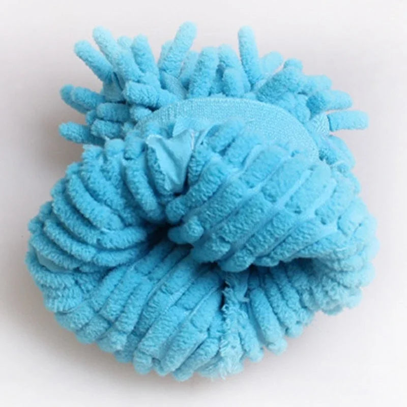 Gentle Touch: Premium Microfiber Car Cleaning Gloves for a Flawless Finish