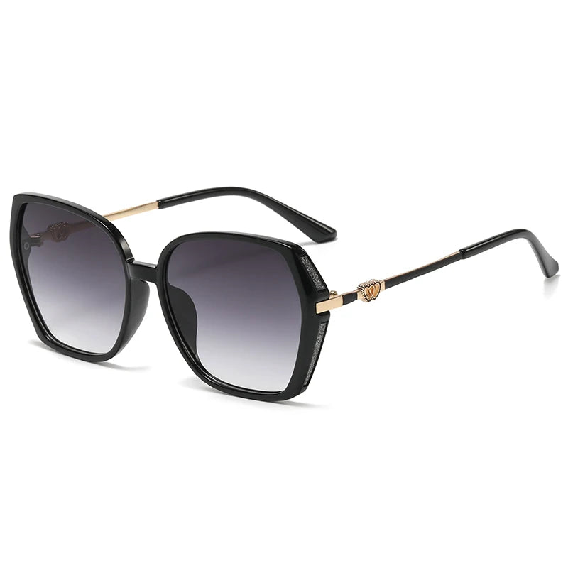 Alluring Elegance: Sexy Sunglasses for a Bold Look