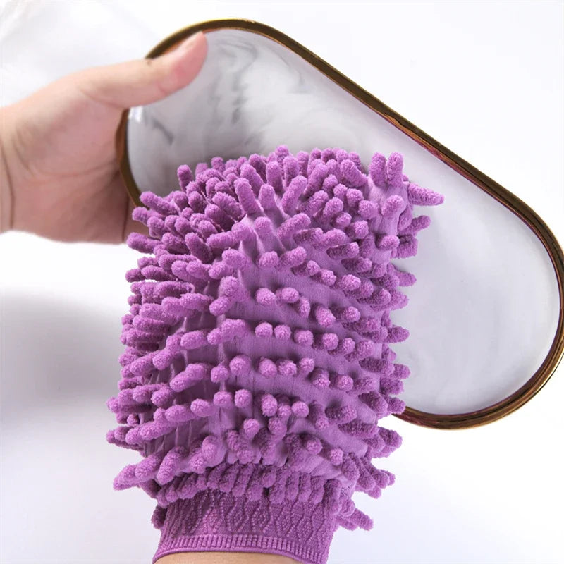 Gentle Touch: Premium Microfiber Car Cleaning Gloves for a Flawless Finish