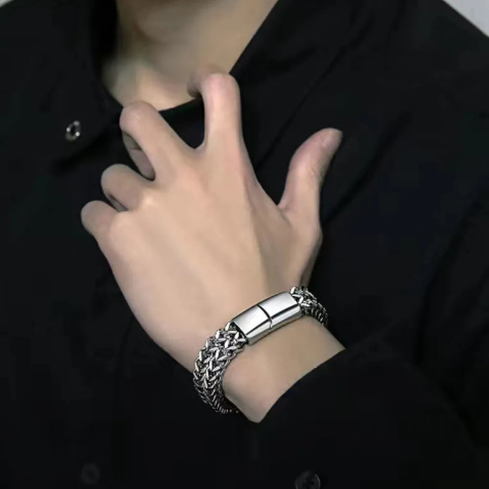 Alloy Keel Bracelet: A Bold Statement of Strength and Style