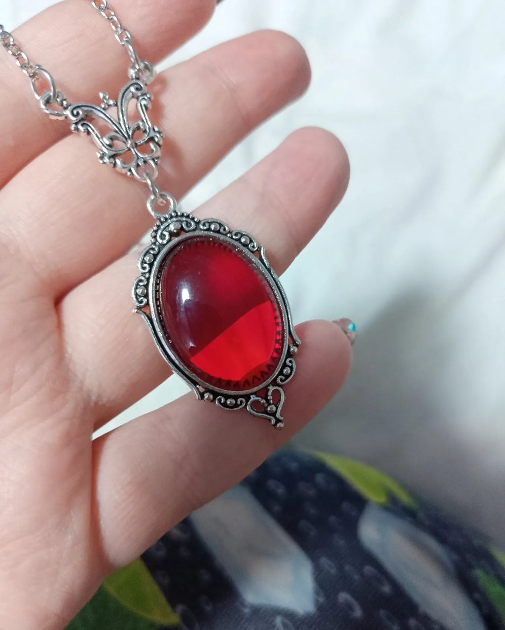 Vintage Gothic Pendant: Enchanting Crystal Cameo for Dark Elegance