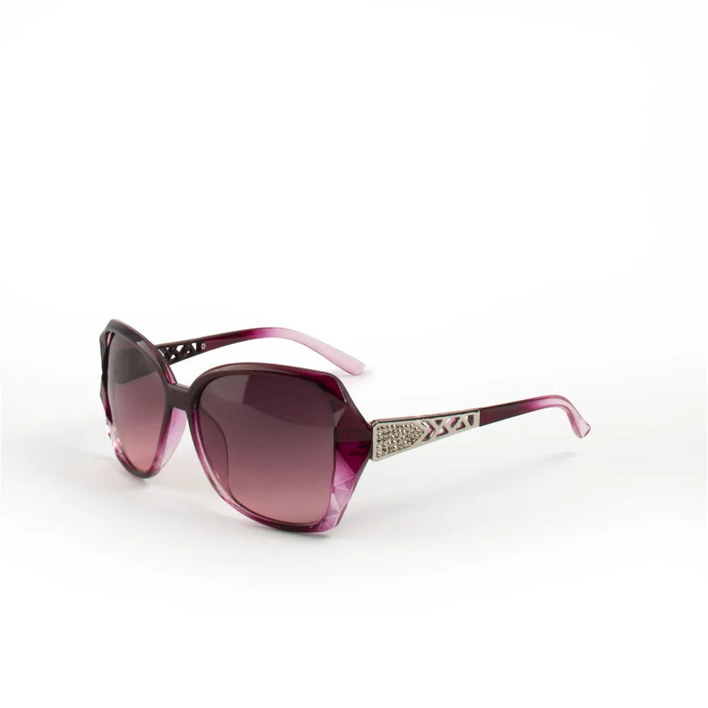 Chic Sun Protection: Fashionable Big Frame Sunglasses for Her