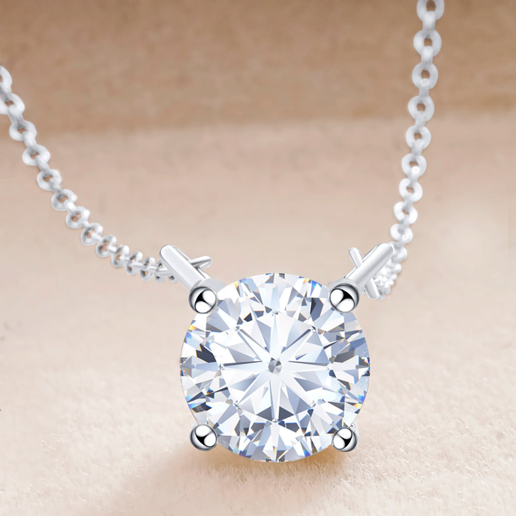 Sparkling Elegance: Moissanite Pendant Necklace