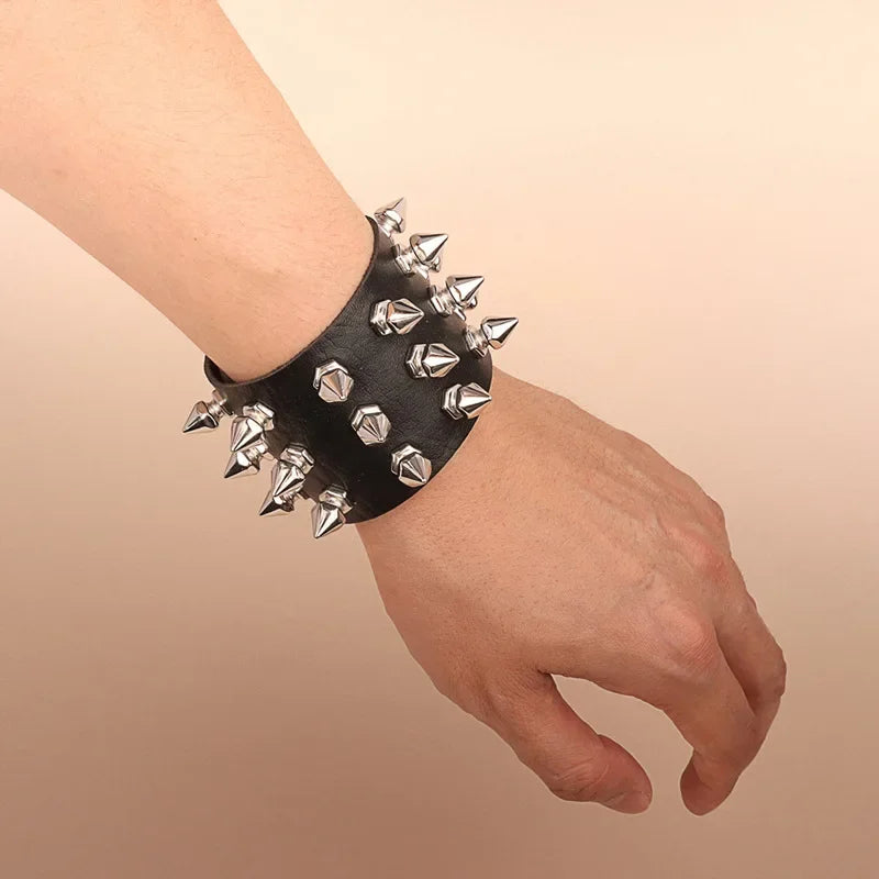 Trendy Skull Bracelet: Unleash Your Inner Rebel with Edgy Style