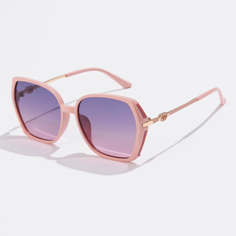 Alluring Elegance: Sexy Sunglasses for a Bold Look