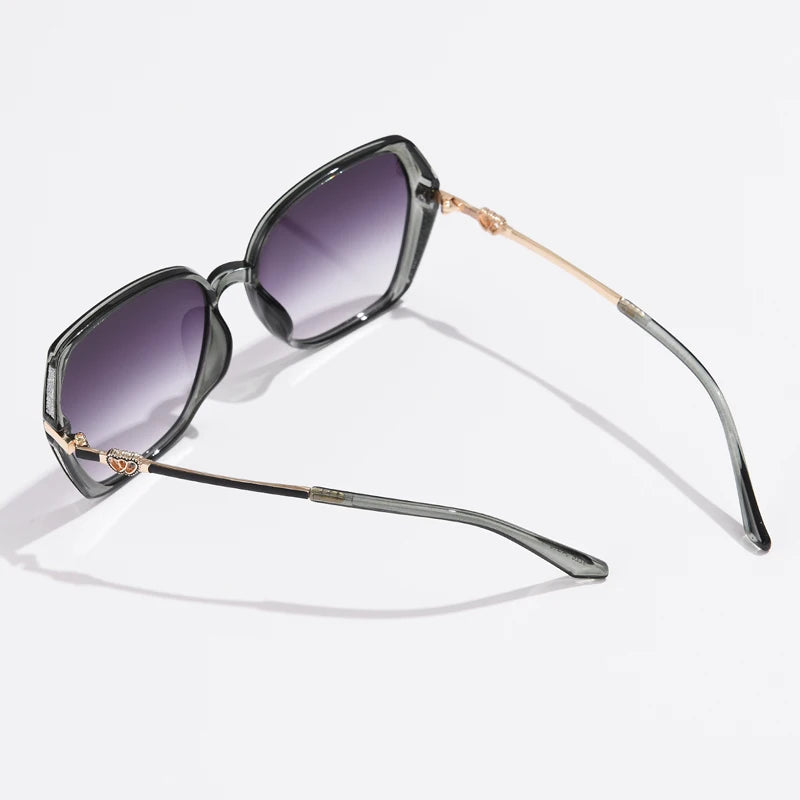 Alluring Elegance: Sexy Sunglasses for a Bold Look