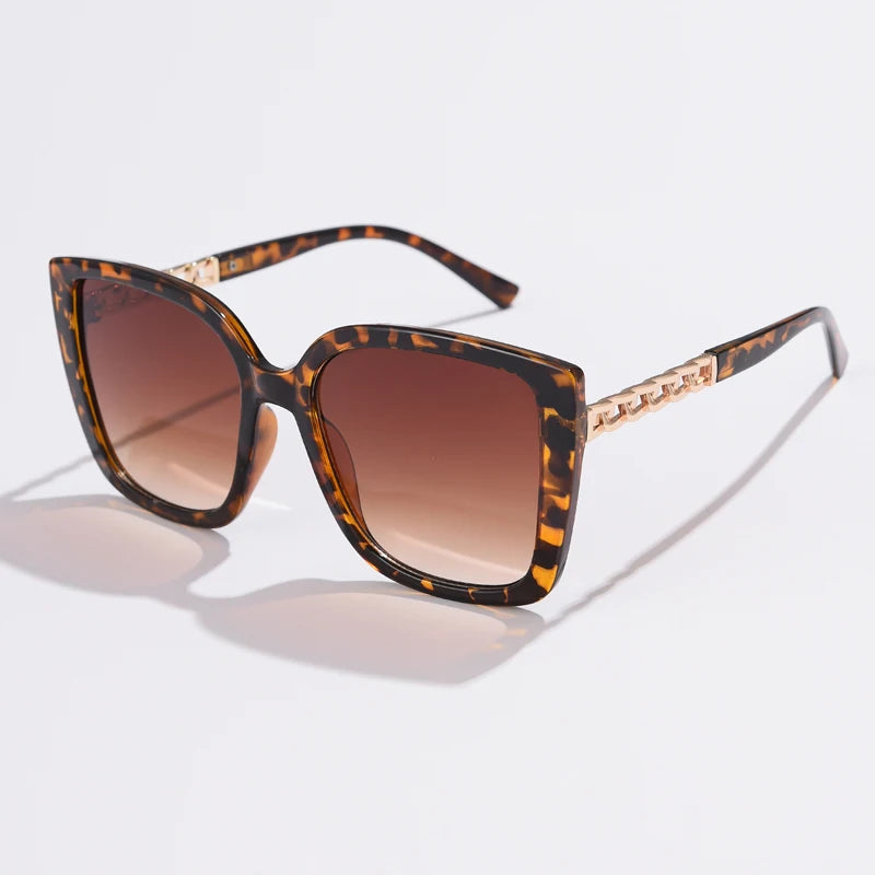 Vintage Glamour: Fashion Oversized Square Sunglasses for Women