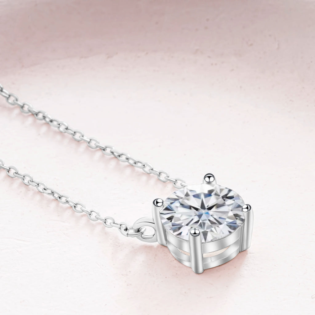 Sparkling Elegance: Moissanite Pendant Necklace