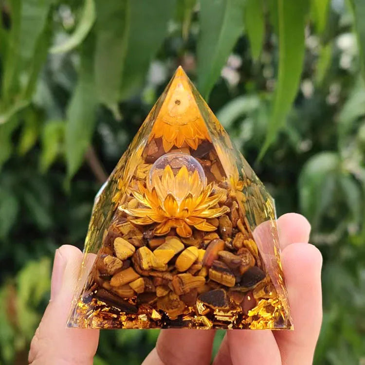 Reiki Energy Generator: Decorative Pyramid Crystals for Healing and Balance