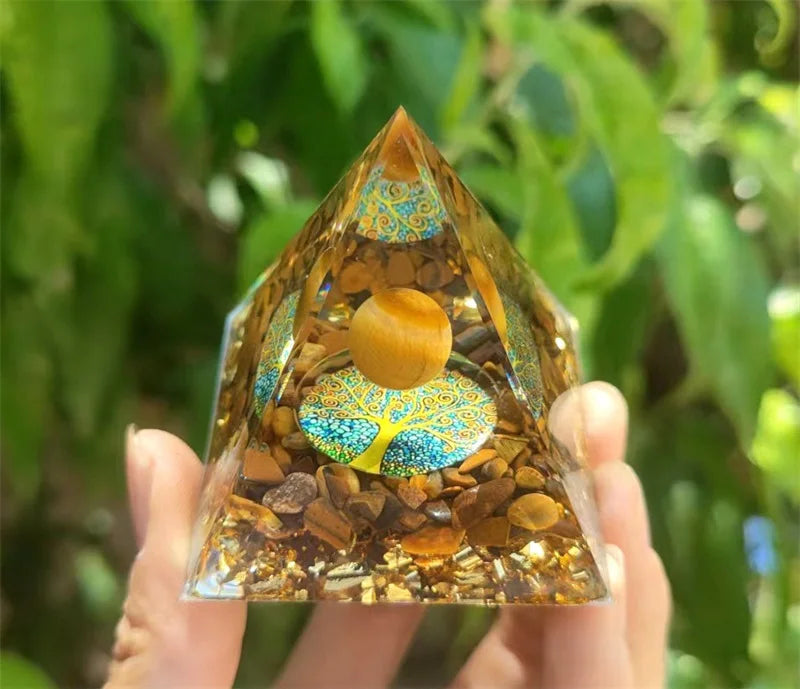 Reiki Energy Generator: Decorative Pyramid Crystals for Healing and Balance