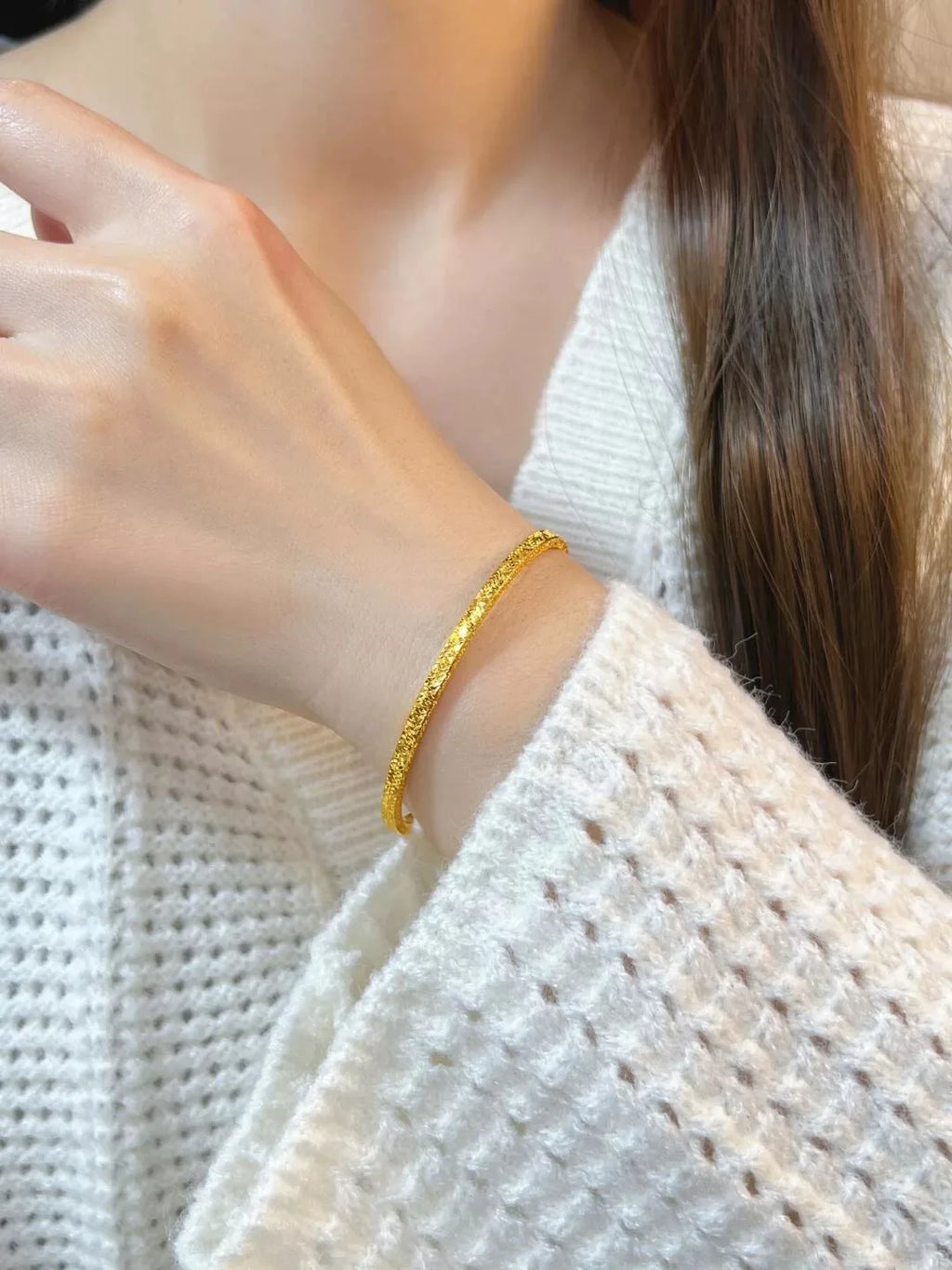 Timeless Luxury: Simple Fold Wear 24K Gold Star Bracelet