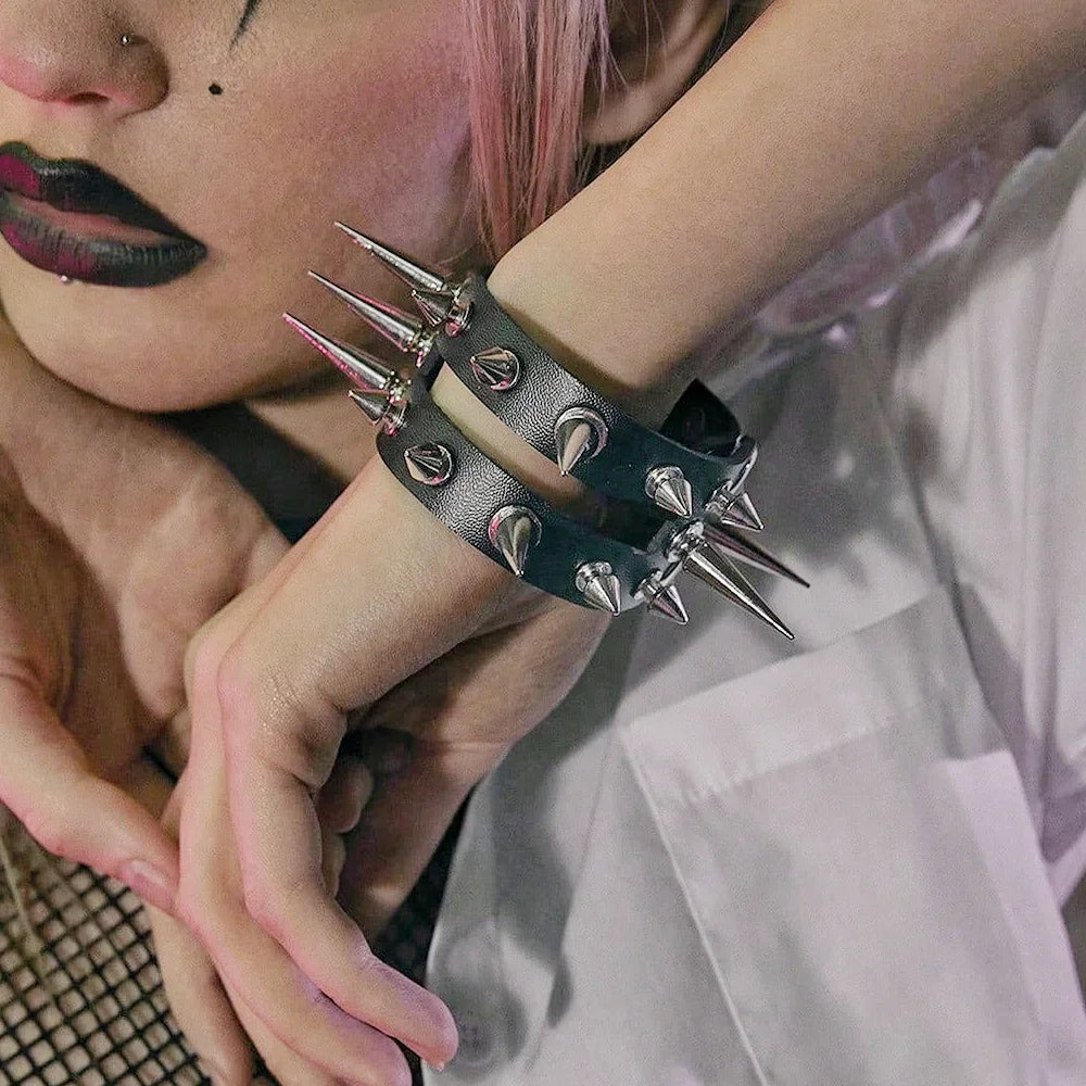 Trendy Skull Bracelet: Unleash Your Inner Rebel with Edgy Style