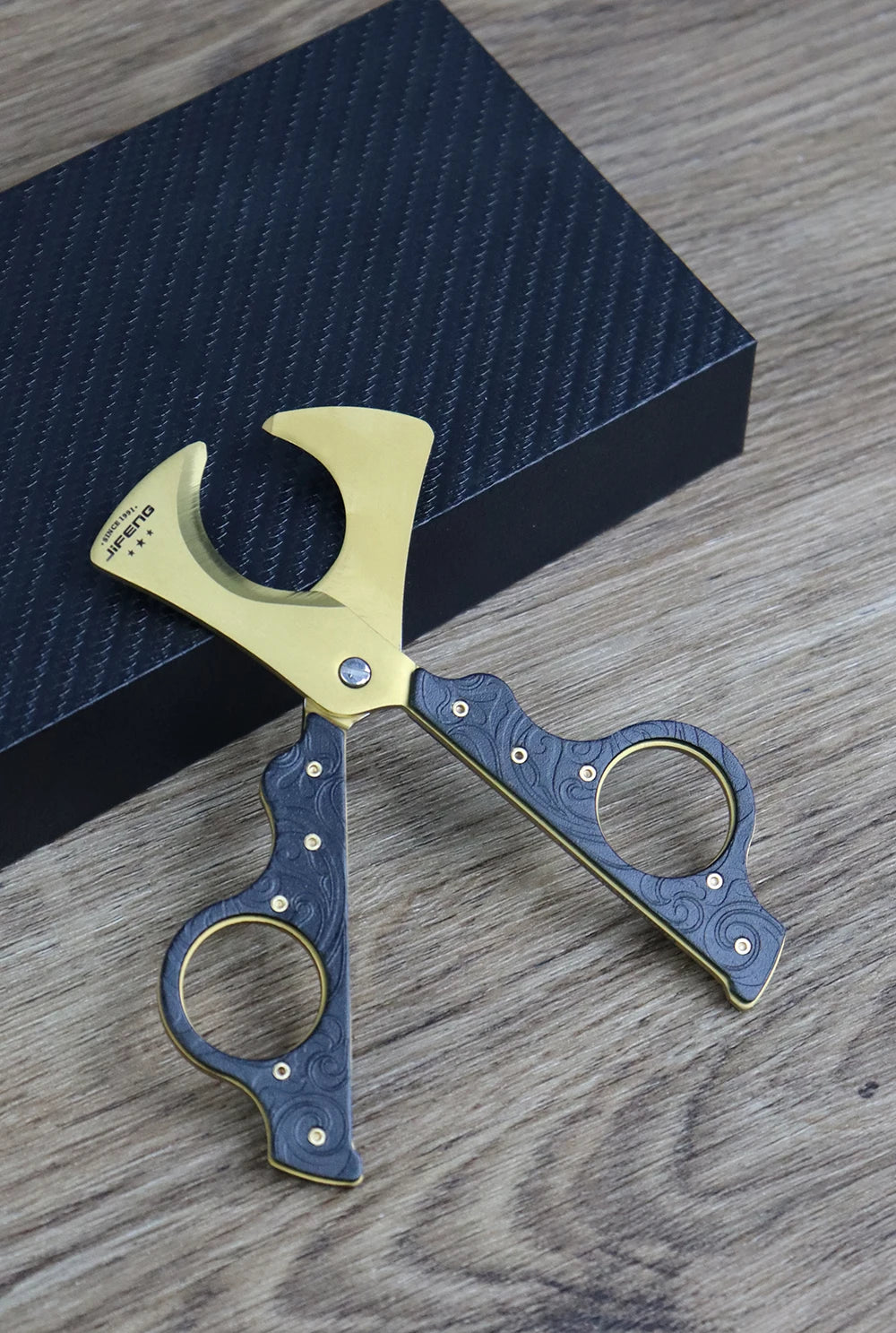 Complete Cigar Experience: 10-Piece Smoking Accessories Set CG-001