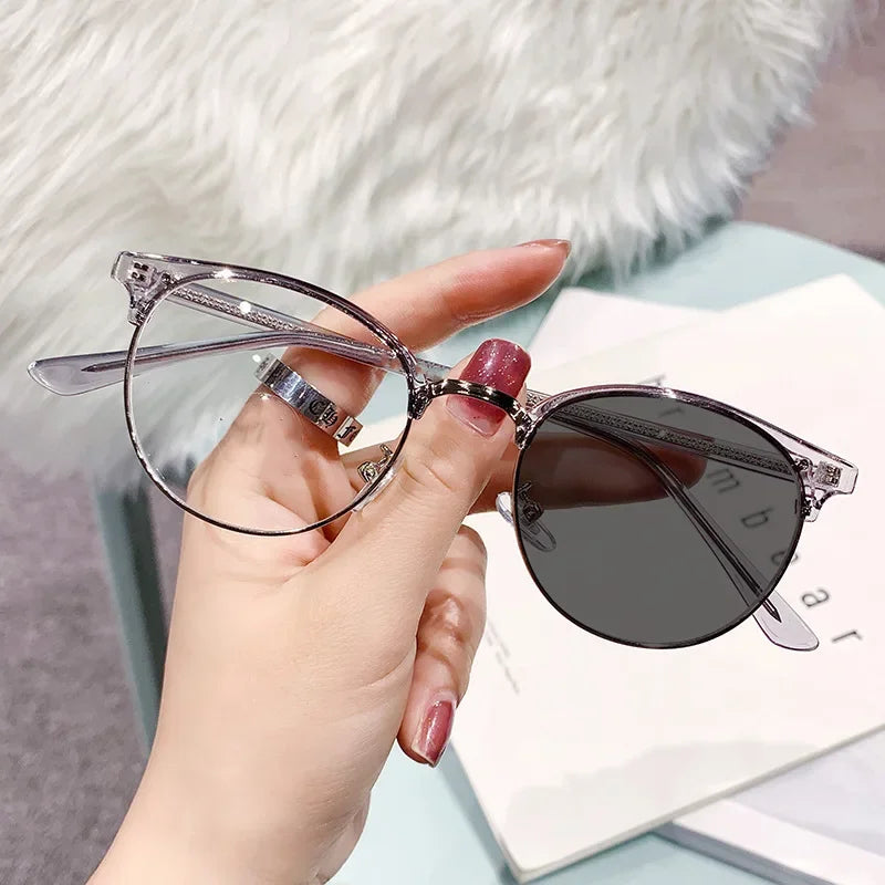 Vintage Round Reading Glasses: Stylish Solution for Hyperopia and Presbyopia