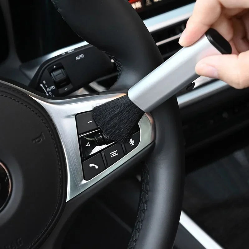 Retractable Interior Cleaning Brush: Perfect for Car and Computer Detailing